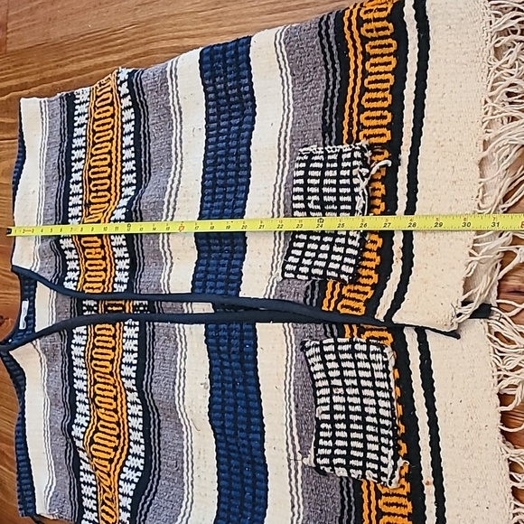 VTG Serape Poncho Wool Blanket Vest with Fringe. Western, Boho, Festival Pattern - Picture 10 of 11